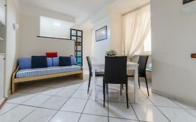 Aldo'S Holiday House